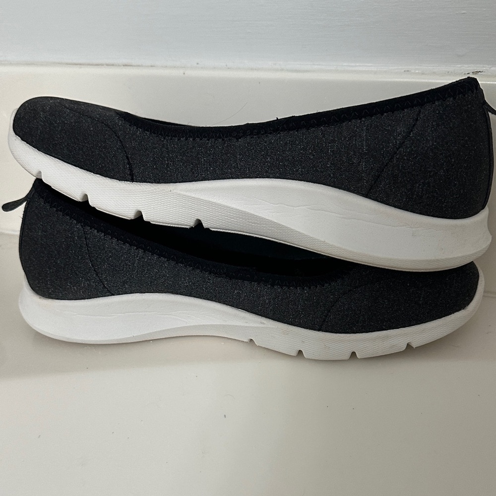 Comfortable REVITALIGN /SPENCO ORTHOTIC Black Flats with White Sole